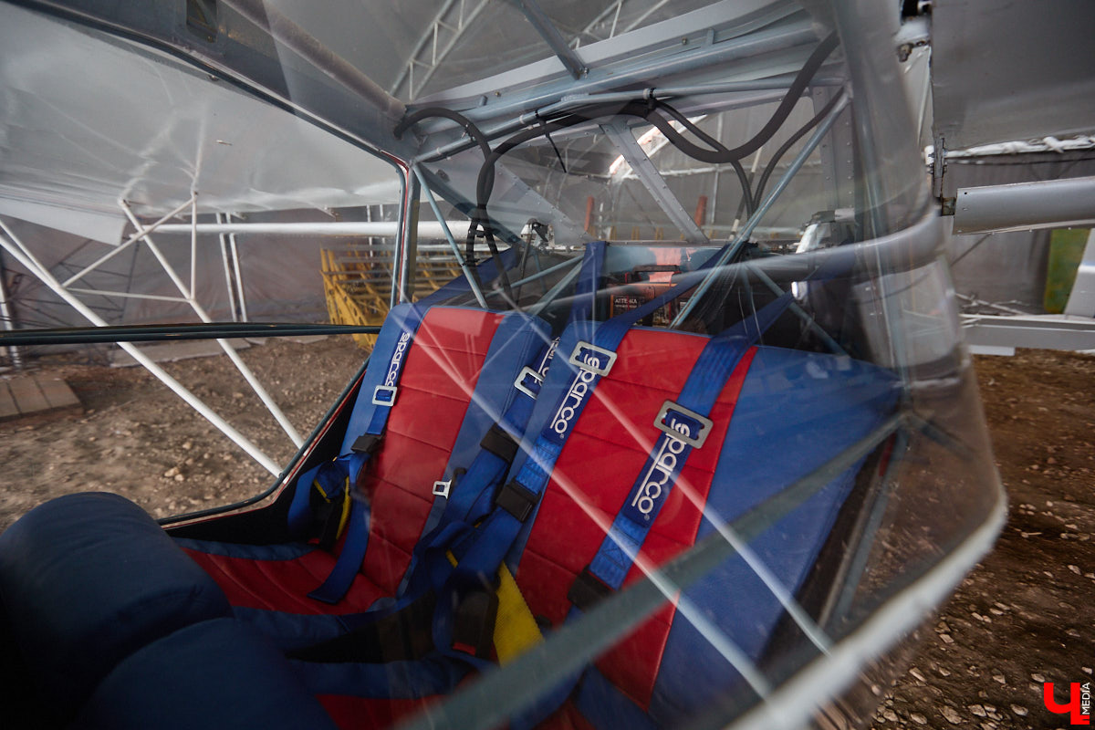 Не все знают, но на территории Владимирской области собирают настоящие самолеты. Производство летательных аппаратов единичного типа расположено в ангаре на территории частного аэродрома общей авиации Павловское. Там трудится небольшая команда любителей неба. «Ключ-Медиа» заглянул к ним в гости.