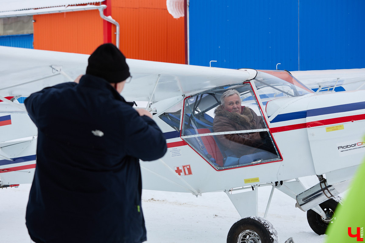 Не все знают, но на территории Владимирской области собирают настоящие самолеты. Производство летательных аппаратов единичного типа расположено в ангаре на территории частного аэродрома общей авиации Павловское. Там трудится небольшая команда любителей неба. «Ключ-Медиа» заглянул к ним в гости.