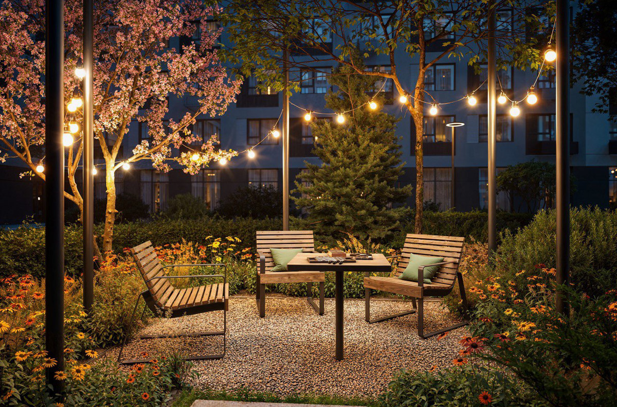 Современный девелопмент больше не ограничивается созданием квадратных метров. Сегодня он отвечает на более сложный запрос: как человек чувствует себя в пространстве, как среда влияет на уровень стресса, качество повседневной жизни и развитие детей. Именно с этой позиции работает GloraX Lab — исследовательская лаборатория продуктовых решений федерального девелопера GloraX.