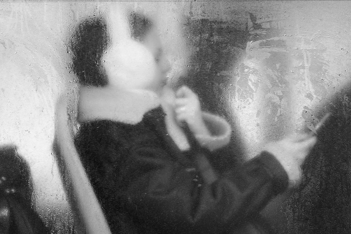 С ноября по март мы лицезреем из окна черно-белую картинку. От нее легко устать, однако фотографы готовы доказать: в монохроме есть свое очарование! «Ключ-Медиа» собрал интересные кадры местных мастеров, умеющих найти красоту в серых буднях.