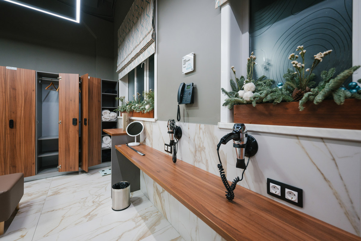 В «Атмосфере» комфорт — не громкое слово, а главный принцип, ведущая философия. Здесь не нужно подстраиваться под пространство — оно само примет необходимую форму. В чем преимущества фитнес-клуба и что он готовит для своих посетителей, узнал «Ключ-Медиа».