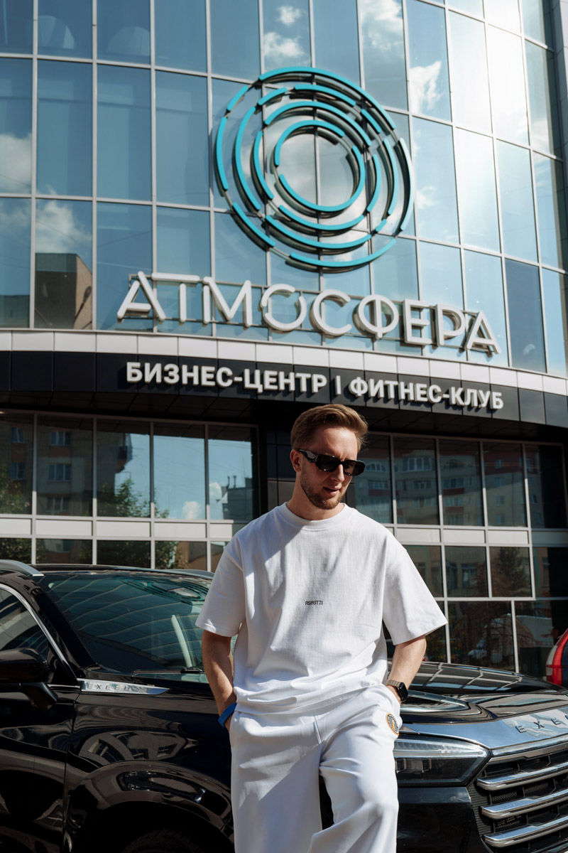 В «Атмосфере» комфорт — не громкое слово, а главный принцип, ведущая философия. Здесь не нужно подстраиваться под пространство — оно само примет необходимую форму. В чем преимущества фитнес-клуба и что он готовит для своих посетителей, узнал «Ключ-Медиа».