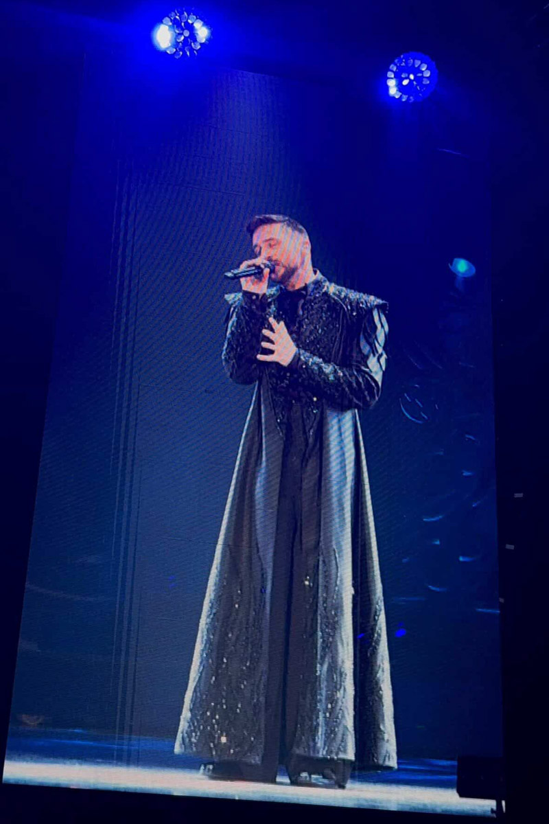 Нам не нужно составлять натальную карту Владимирской области, чтобы подтвердить факт — звезд шоу-бизнеса постоянно сюда тянет. Ведущий популярного шоу Дмитрий Журавлев ради суздальских блинов забыл о диете, певец Сергей Лазарев устроил цифровой детокс наряду с местными жителями, а актер Андрей Мерзликин прогулялся по историческому ядру региональной столицы.