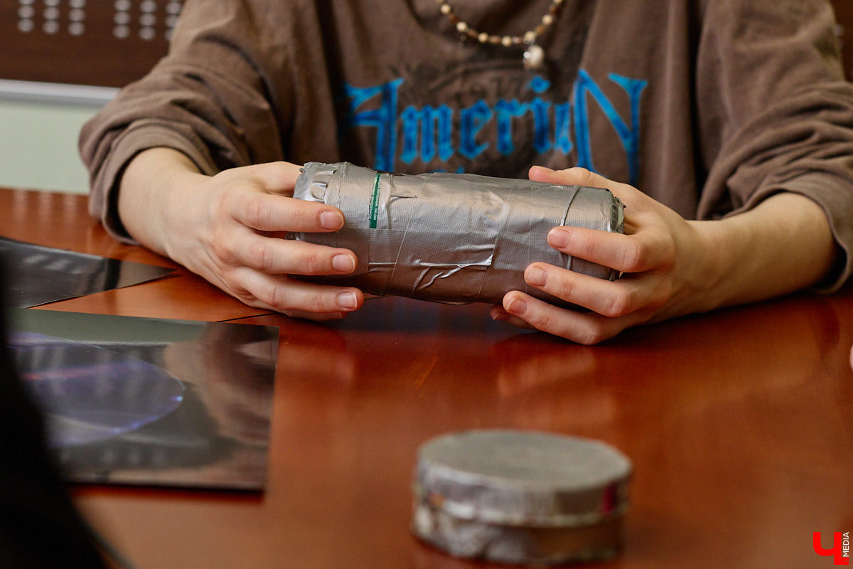 Соларографию нельзя отнести к популярным хобби. Например, во Владимире следы движения Солнца по небосклону запечатлевают всего несколько энтузиастов. В их числе Лилия Баринова и Даниил Логинов, с которыми «Ключ-Медиа» обсудил необычную технику съемки.