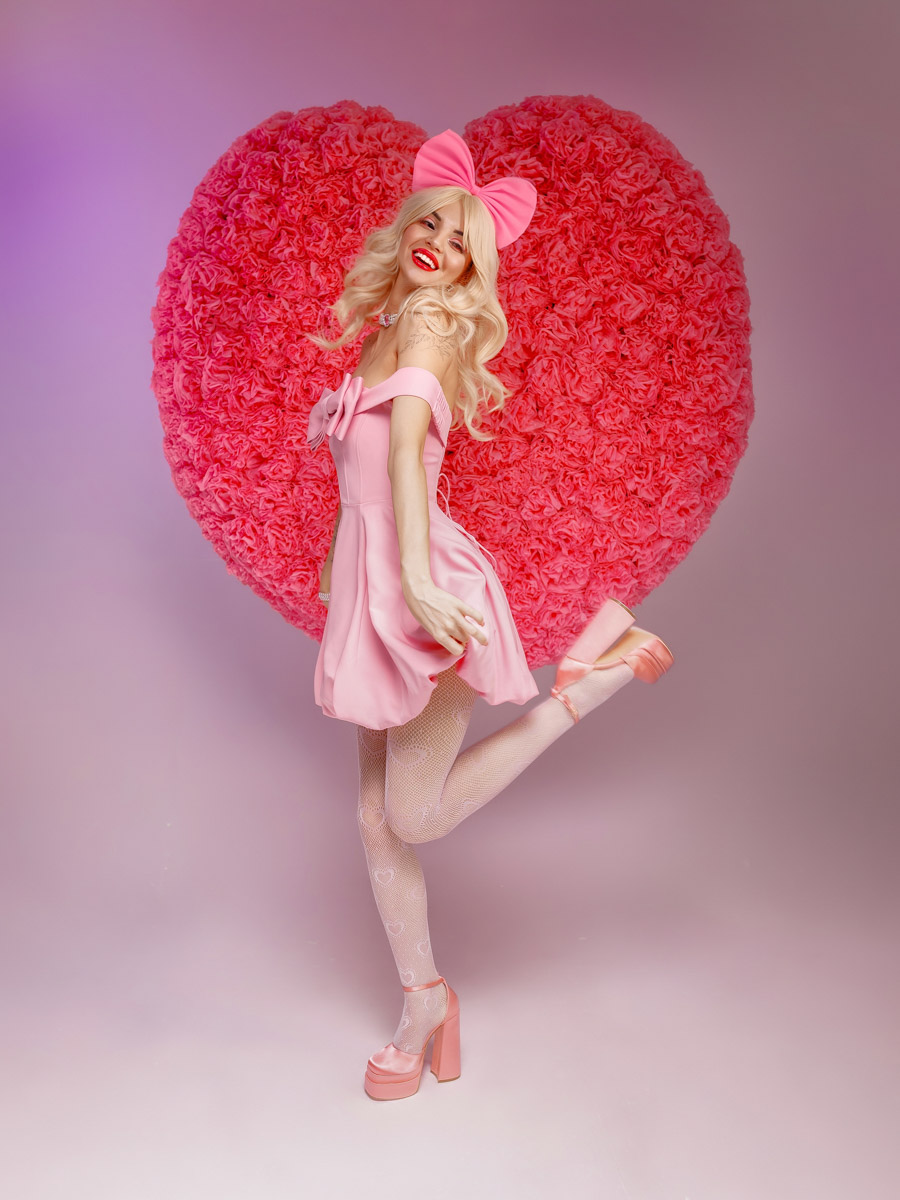 Главный женский день уже позади, а мы всё еще разбираем подарки! На этот раз большой презент подготовили владимирские фотографы. Специально к 8 Марта они собрали моделей, которые поучаствовали в косплеях на самые знаменитые девичьи образы мирового кино. «Ключ-Медиа» пообщался с участниками необычной съемки.