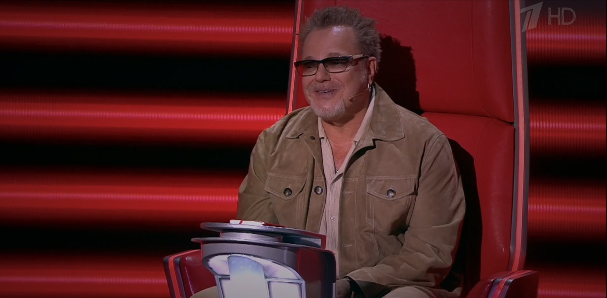 После триумфа на слепых прослушиваниях в шоу «Голос» владимирская певица Юлия Галкина буквально нарасхват у федеральных телеканалов. На Первом канале она выступила на одной сцене с Анной Асти, дуэтом исполнив ее хит «Царица», а до этого успела представить свою песню в Comedy Club на ТНТ!