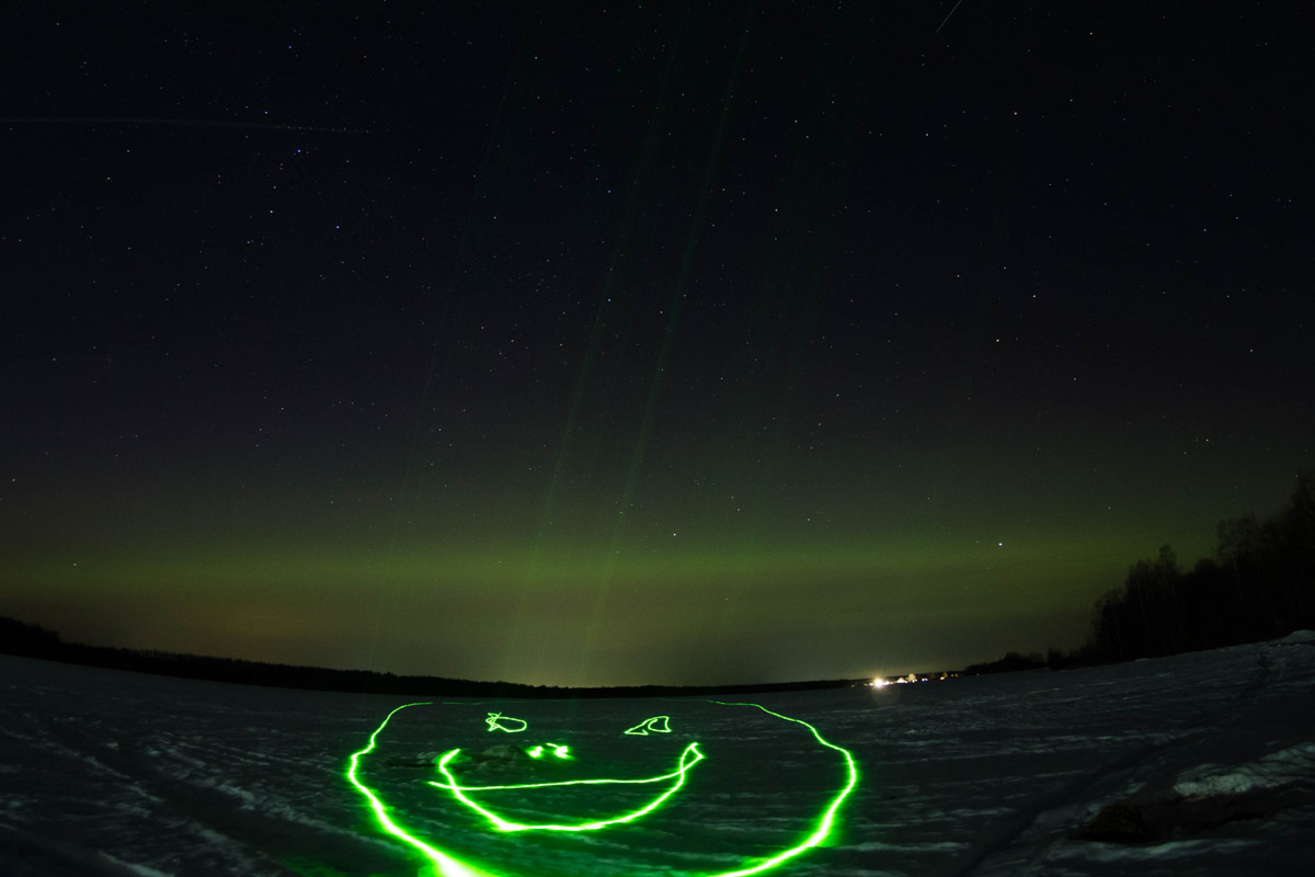 Небо над Владимирской областью регулярно устраивает эффектные шоу. То порадует световыми столбами, то удивит сразу четырьмя ночными светилами. За последнее время жители региона тоже сняли немало чудес: перевернутую радугу и северное сияние. «Ключ-Медиа» собрал самые необычные и красивые кадры.