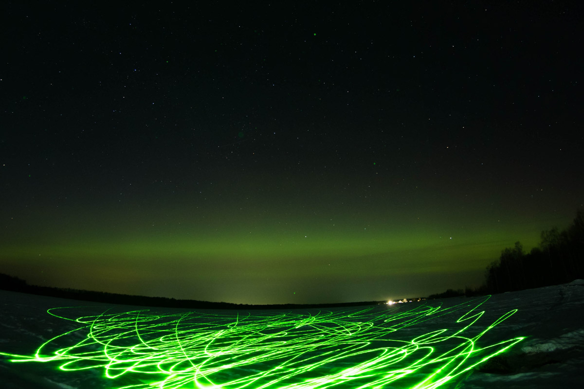 Небо над Владимирской областью регулярно устраивает эффектные шоу. То порадует световыми столбами, то удивит сразу четырьмя ночными светилами. За последнее время жители региона тоже сняли немало чудес: перевернутую радугу и северное сияние. «Ключ-Медиа» собрал самые необычные и красивые кадры.