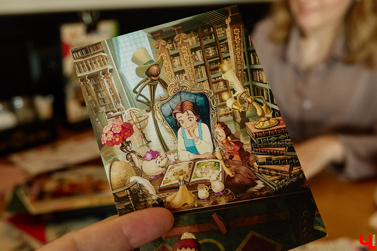 Дома у Анастасии Каревой хранятся чужие детские воспоминания. Они получены в виде открыток от людей со всего мира. Одни также делятся погодой за окном, другие пытаются начать романтические отношения. Мы поговорили с ней об отдельном мире под названием «посткроссинг», а заодно познакомились с историями из дальних стран и разных уголков России.