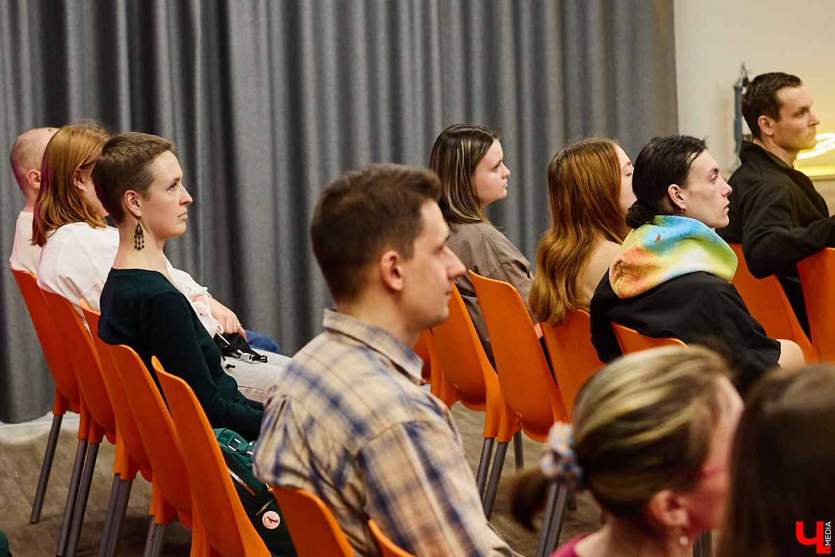 Что объединяет «Алису в Стране чудес», сериал The Last of Us и «Служебный роман»? Не поверите, но... грибы! Доказал эту гипотезу биолог Артем Мишулин. Специалист раскрыл все жизненные секреты этих тихонь, а также объяснил, почему они так сильно вдохновляют дизайнеров из киносферы брать их на главные роли.