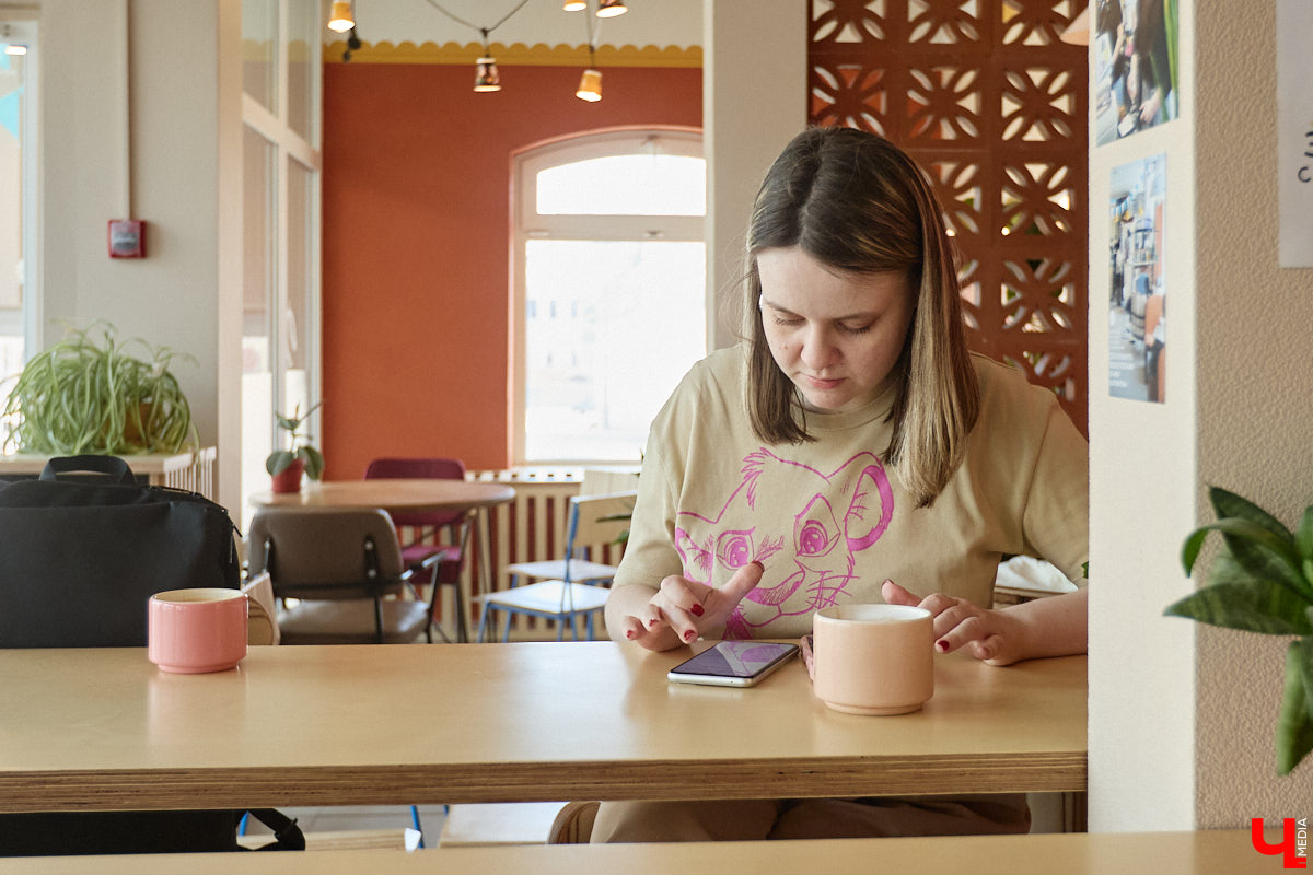 Многие привычные приложения для общения находятся под угрозой полного отключения от Рунета. И это, как известно, отнюдь не первоапрельская шутка. Пока одни пытаются «оживить» любимые сервисы, другие вовсю осваивают новые площадки. Корреспондент «Ключ-Медиа» провел тест-драйв некоторых пока еще малоизвестных мессенджеров, которые вполне могут стать доступной альтернативой.