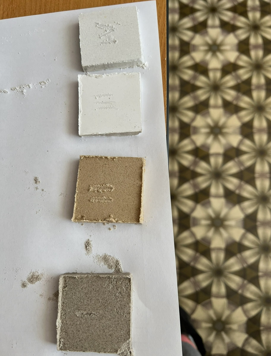 Владимирская молодежь покоряет новые высоты. А главным источником их вдохновения становится родной край. Так, две четверокурсницы колледжа ВлГУ привезли домой победу со всероссийского конкурса. Другая магистрантка «вырастила» собственного белокаменного льва и создала самоглазурующуюся керамику! «Ключ-Медиа» поговорил с юными дарованиями об их проектах и разработках.