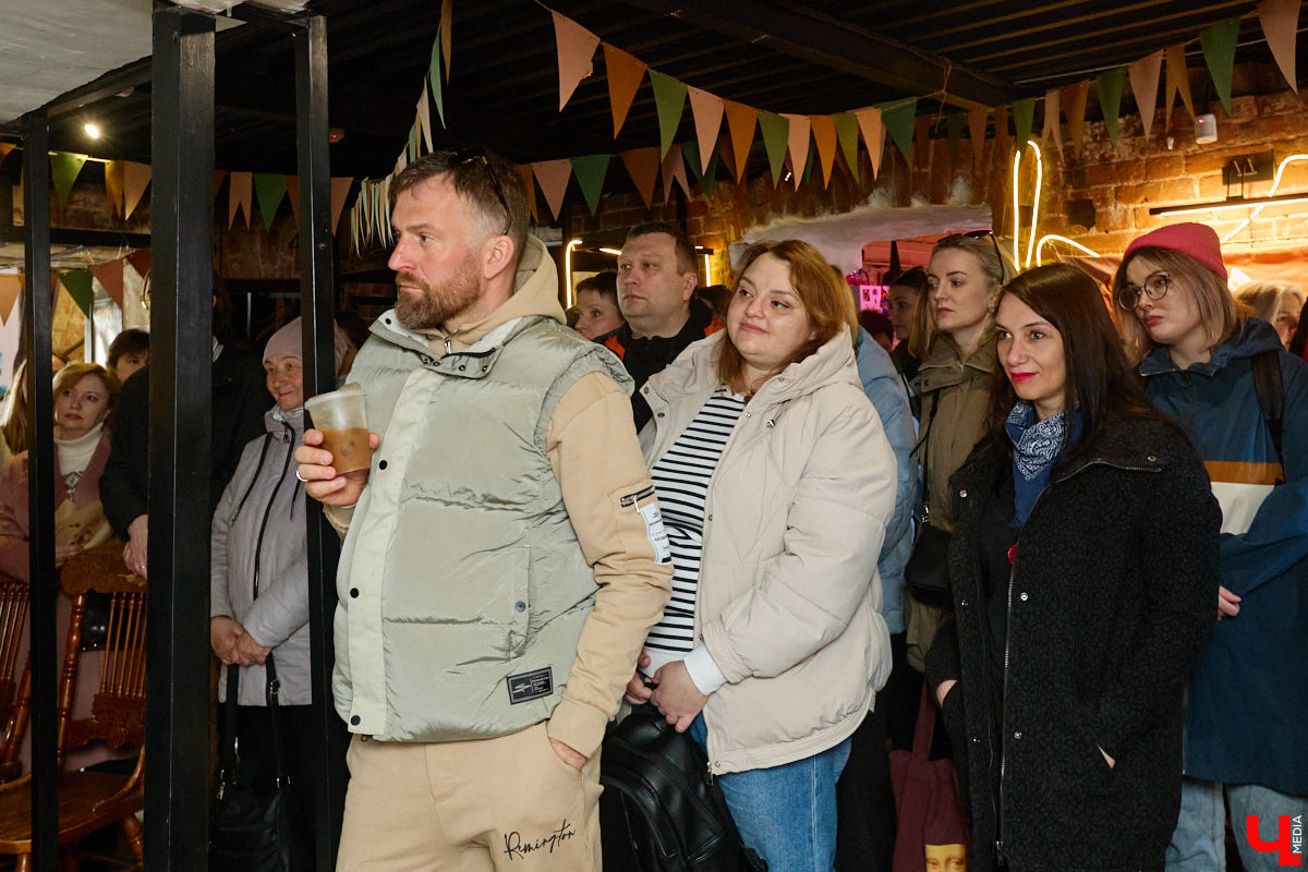 Минувший воскресный день ознаменовался важным культурным событием: в историческом центре прошел краеведческий фестиваль «Свой слой». Мероприятие посвятили не только прошлому областной столицы, но и его настоящему. «Ключ-Медиа» побывал там и готов поделиться самыми яркими моментами!