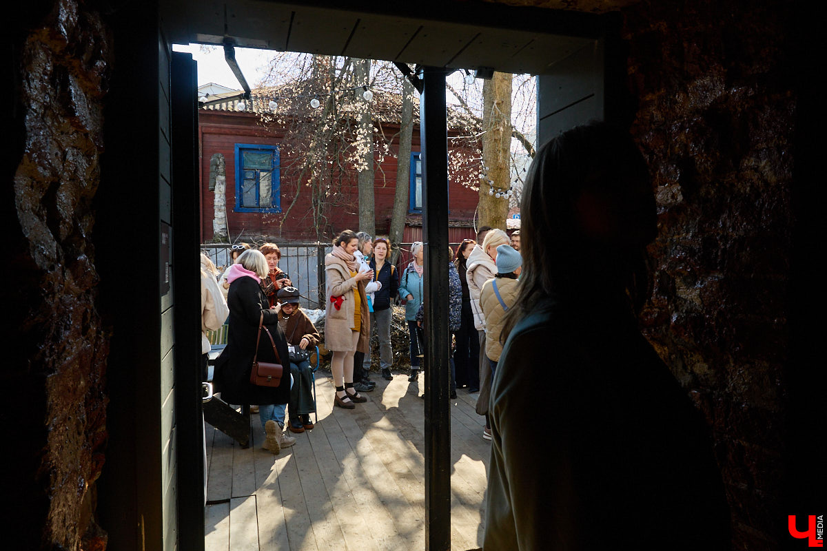 Минувший воскресный день ознаменовался важным культурным событием: в историческом центре прошел краеведческий фестиваль «Свой слой». Мероприятие посвятили не только прошлому областной столицы, но и его настоящему. «Ключ-Медиа» побывал там и готов поделиться самыми яркими моментами!