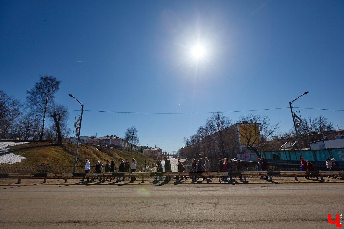Минувший воскресный день ознаменовался важным культурным событием: в историческом центре прошел краеведческий фестиваль «Свой слой». Мероприятие посвятили не только прошлому областной столицы, но и его настоящему. «Ключ-Медиа» побывал там и готов поделиться самыми яркими моментами!