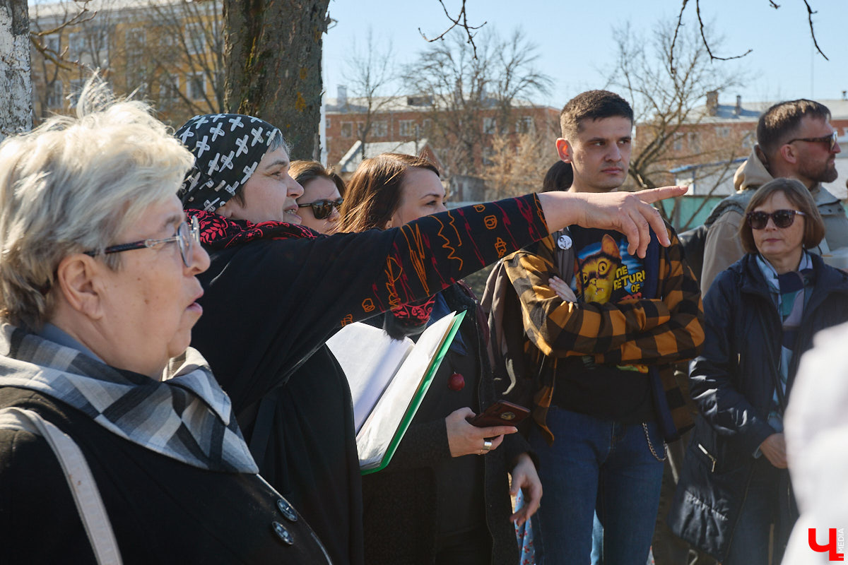 Минувший воскресный день ознаменовался важным культурным событием: в историческом центре прошел краеведческий фестиваль «Свой слой». Мероприятие посвятили не только прошлому областной столицы, но и его настоящему. «Ключ-Медиа» побывал там и готов поделиться самыми яркими моментами!