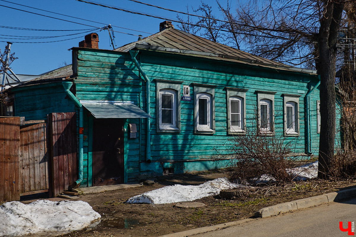 Минувший воскресный день ознаменовался важным культурным событием: в историческом центре прошел краеведческий фестиваль «Свой слой». Мероприятие посвятили не только прошлому областной столицы, но и его настоящему. «Ключ-Медиа» побывал там и готов поделиться самыми яркими моментами!