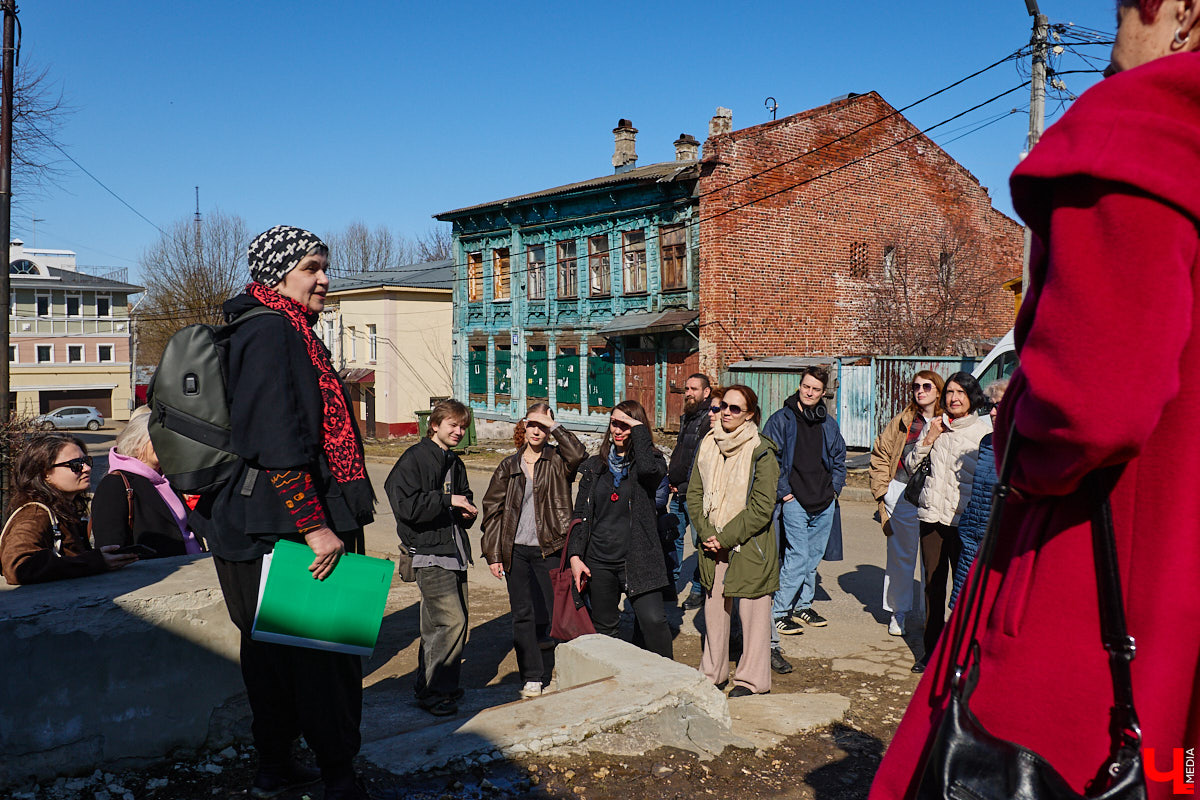 Минувший воскресный день ознаменовался важным культурным событием: в историческом центре прошел краеведческий фестиваль «Свой слой». Мероприятие посвятили не только прошлому областной столицы, но и его настоящему. «Ключ-Медиа» побывал там и готов поделиться самыми яркими моментами!