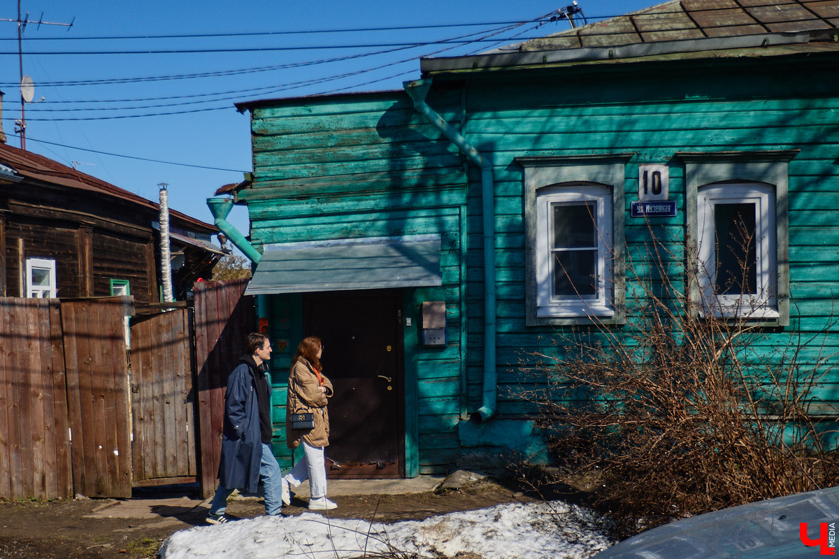 Минувший воскресный день ознаменовался важным культурным событием: в историческом центре прошел краеведческий фестиваль «Свой слой». Мероприятие посвятили не только прошлому областной столицы, но и его настоящему. «Ключ-Медиа» побывал там и готов поделиться самыми яркими моментами!