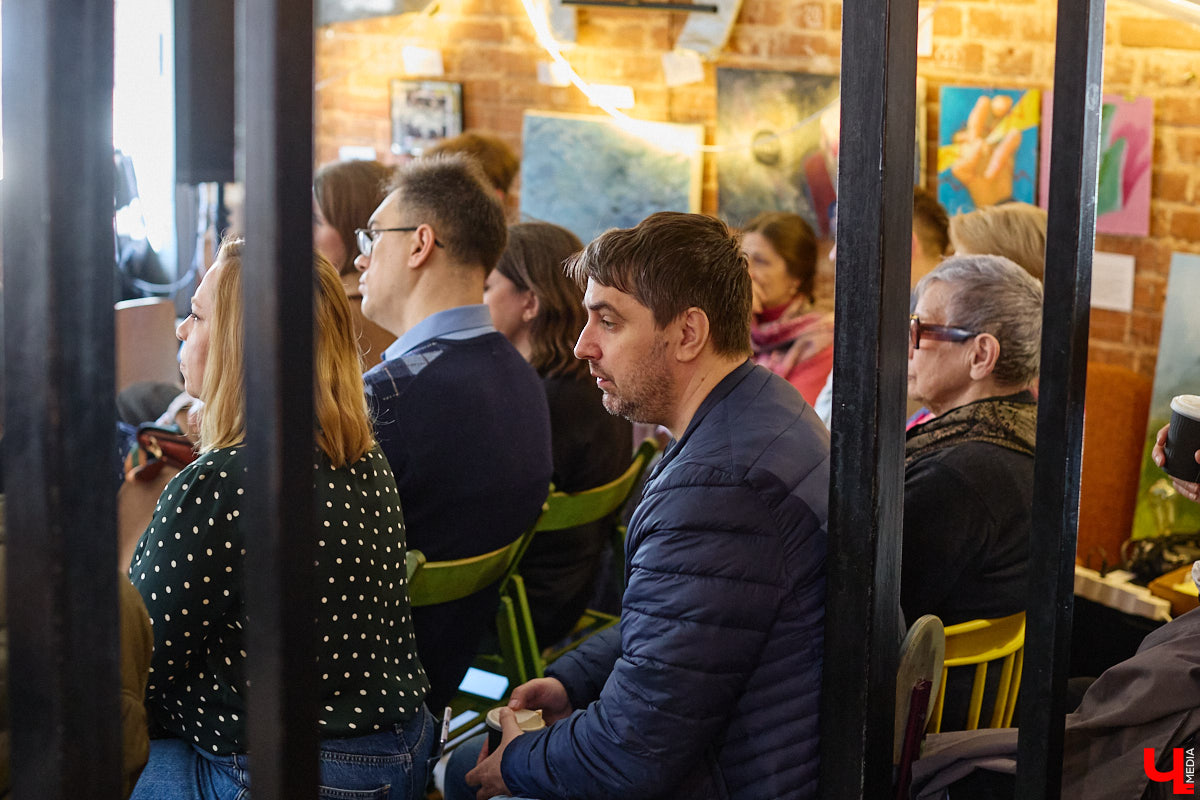 Минувший воскресный день ознаменовался важным культурным событием: в историческом центре прошел краеведческий фестиваль «Свой слой». Мероприятие посвятили не только прошлому областной столицы, но и его настоящему. «Ключ-Медиа» побывал там и готов поделиться самыми яркими моментами!