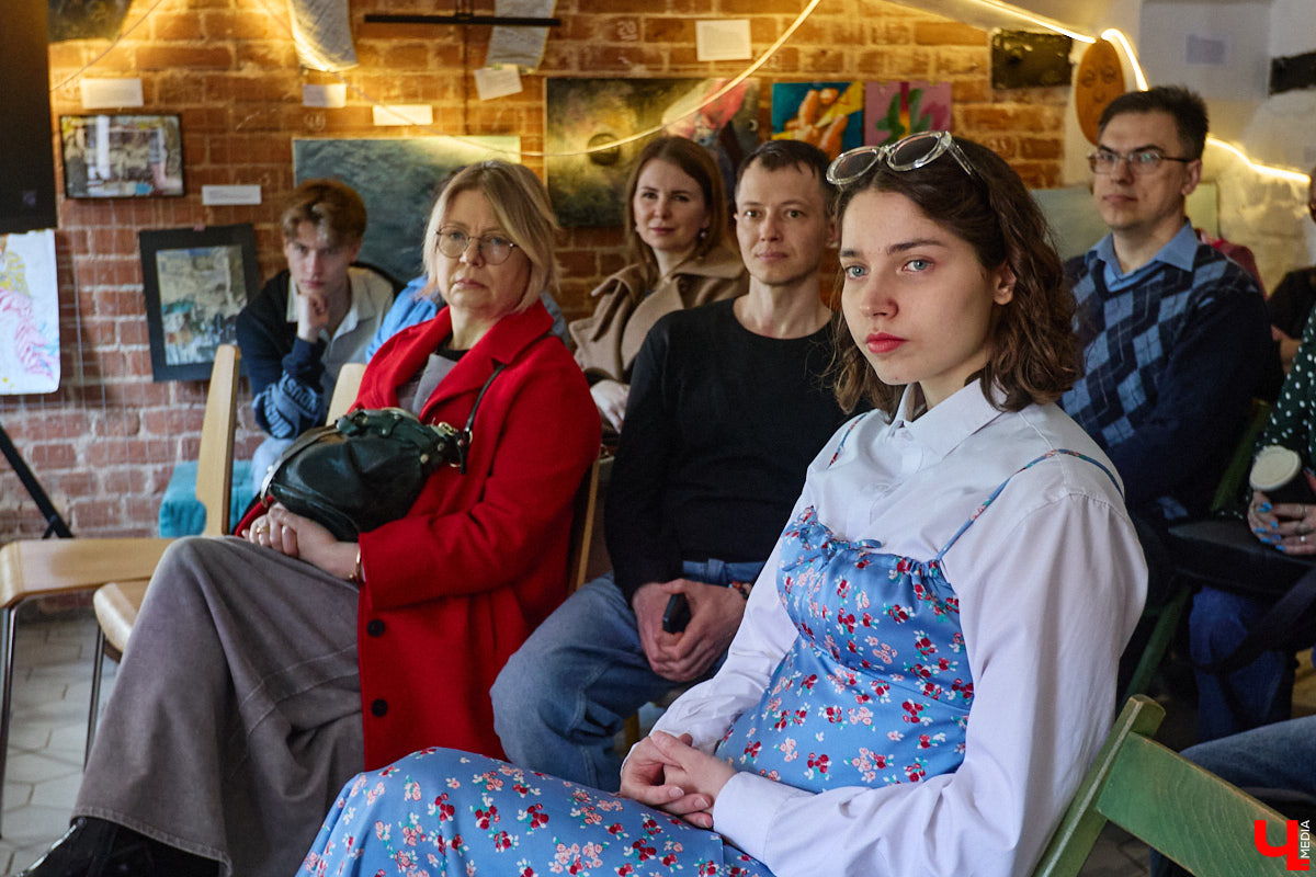 Минувший воскресный день ознаменовался важным культурным событием: в историческом центре прошел краеведческий фестиваль «Свой слой». Мероприятие посвятили не только прошлому областной столицы, но и его настоящему. «Ключ-Медиа» побывал там и готов поделиться самыми яркими моментами!