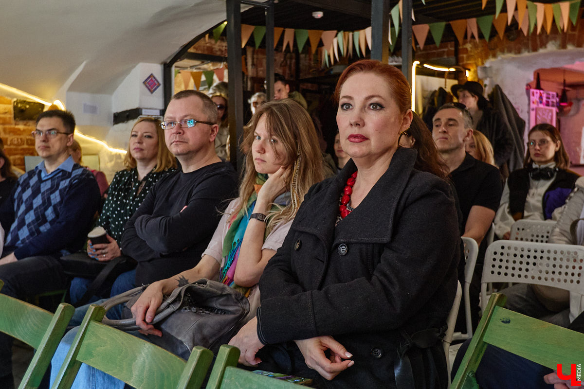 Минувший воскресный день ознаменовался важным культурным событием: в историческом центре прошел краеведческий фестиваль «Свой слой». Мероприятие посвятили не только прошлому областной столицы, но и его настоящему. «Ключ-Медиа» побывал там и готов поделиться самыми яркими моментами!