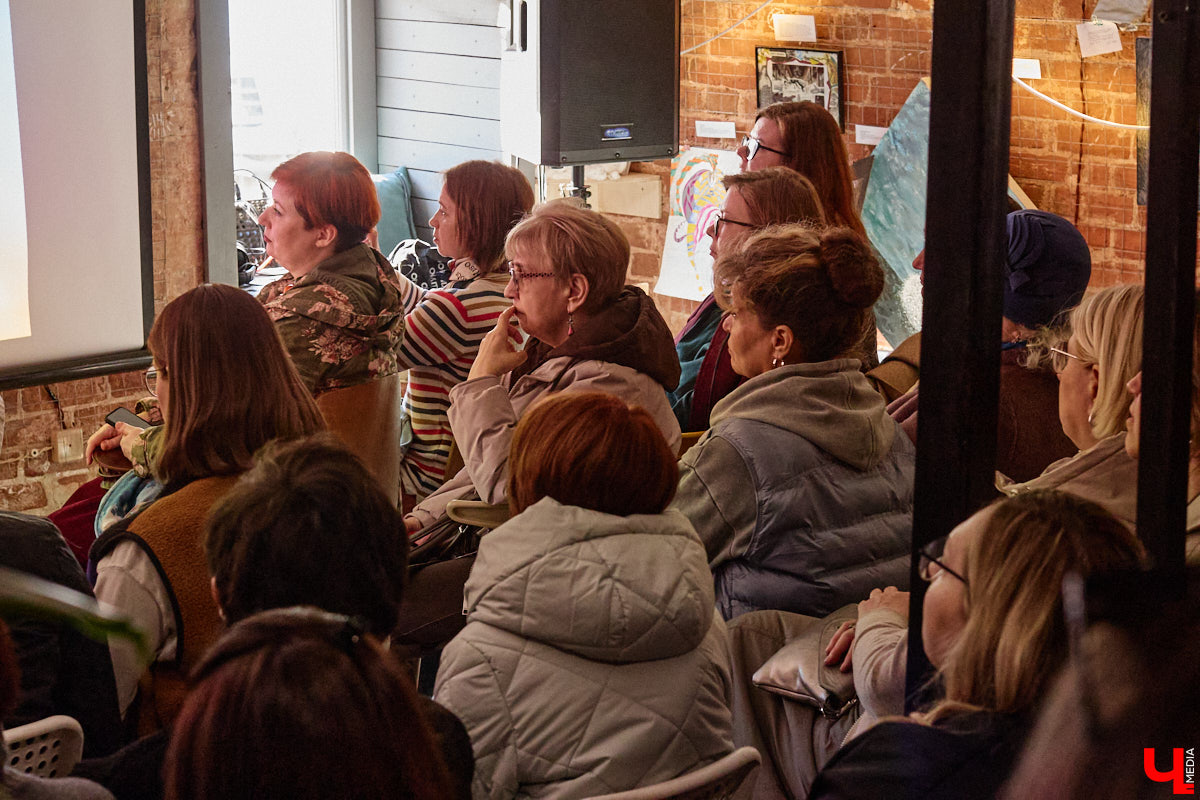 Минувший воскресный день ознаменовался важным культурным событием: в историческом центре прошел краеведческий фестиваль «Свой слой». Мероприятие посвятили не только прошлому областной столицы, но и его настоящему. «Ключ-Медиа» побывал там и готов поделиться самыми яркими моментами!