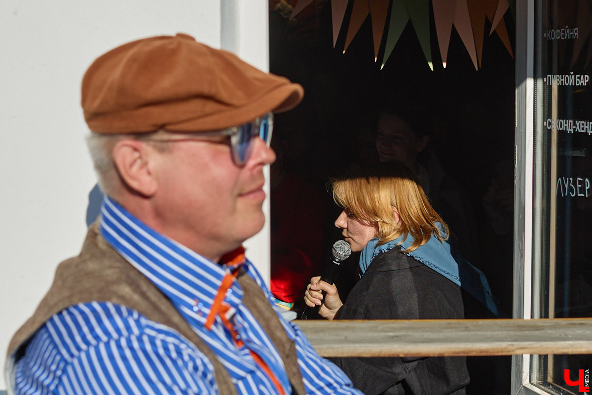 Минувший воскресный день ознаменовался важным культурным событием: в историческом центре прошел краеведческий фестиваль «Свой слой». Мероприятие посвятили не только прошлому областной столицы, но и его настоящему. «Ключ-Медиа» побывал там и готов поделиться самыми яркими моментами!