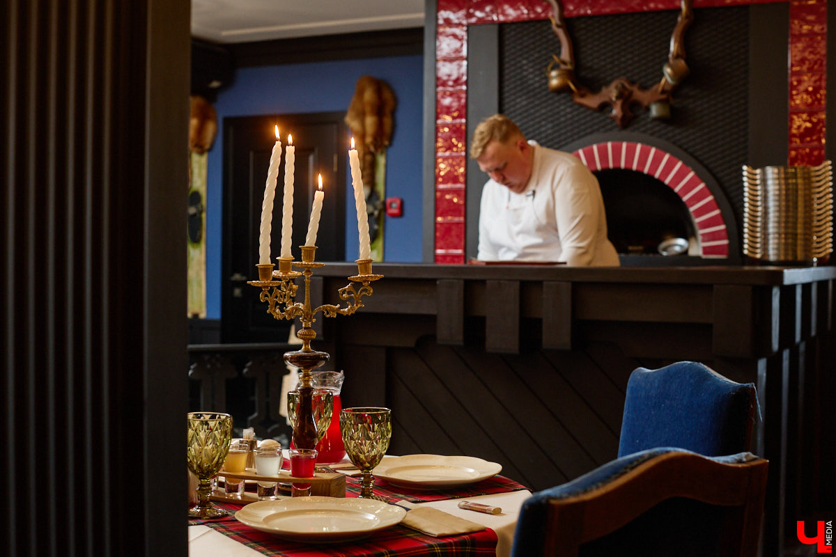 В Суздале не принято спешить. И готовят там тоже без суеты. Местная еда — про основательность, уют, тепло домашнего очага. Ресторан «Дворянское гнездо» именно то место, где данная философия обретает смысл. А подчеркивает ее печное меню, разработанное для ценителей медленного томления, традиционного подхода и чистоты вкуса.