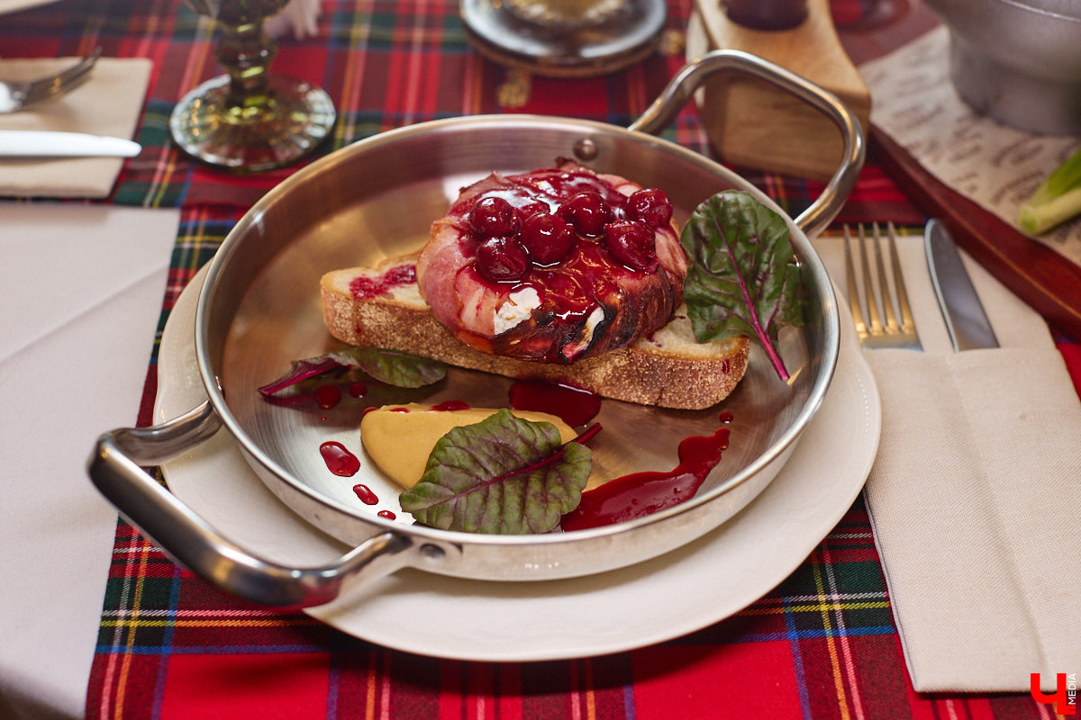 В Суздале не принято спешить. И готовят там тоже без суеты. Местная еда — про основательность, уют, тепло домашнего очага. Ресторан «Дворянское гнездо» именно то место, где данная философия обретает смысл. А подчеркивает ее печное меню, разработанное для ценителей медленного томления, традиционного подхода и чистоты вкуса.