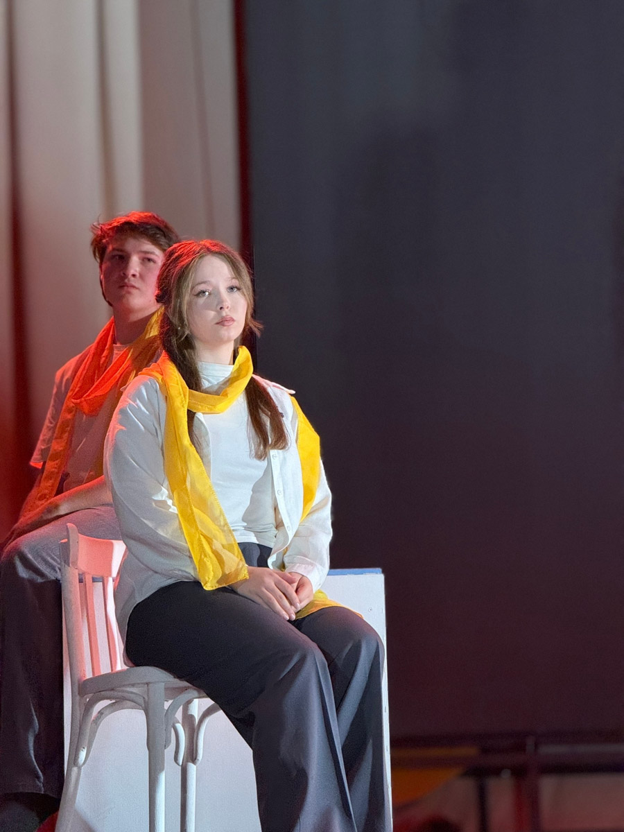 Как понять, что перед вами по-настоящему великое произведение? В первую очередь оно точно не оставит равнодушным. Так произошло и с Ильей Поляковым, героем нашего материала, еще в детстве полюбившем, пожалуй, самую известную книгу Экзюпери. А недавно он побывал на постановке по этой трогательной истории. Своими мыслями о спектакле «Маленький принц» студенческого театра в Муромцеве он делится с читателями «Ключ-Медиа».