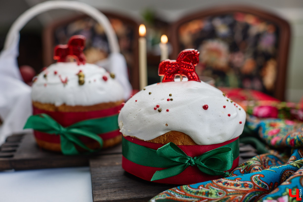 Весной ведущие российские кулинары состязаются в креативе, создавая умопомрачительные десерты. Парадокс в том, что их рецепты на самом деле придуманы более двух тысяч лет назад и в основе своей остались неизменны. Так, во владимирском трактире «Вновь» вернули из забвения александрийский кулич и многослойный курник.