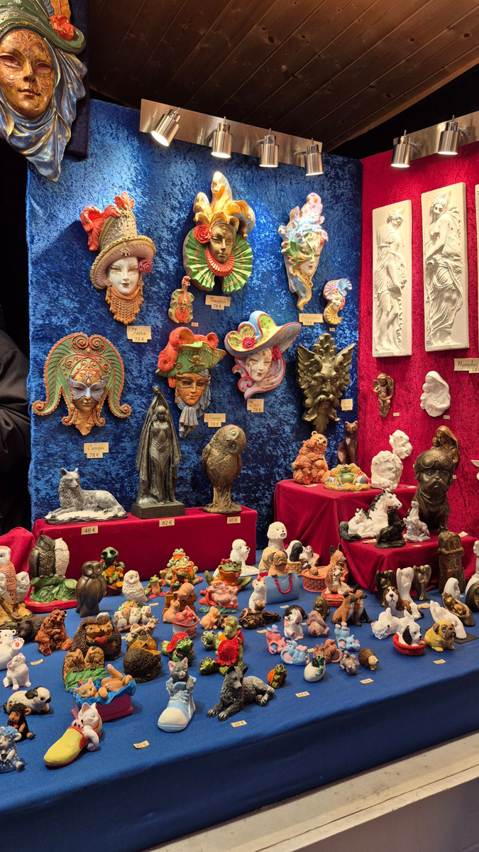 Горы мусора, толпы мигрантов и небезопасные улицы. Именно так описывали Париж Ольге Буниной ее друзья из французской столицы. Но отправившись в город любви в пятый раз, она открыла для себя совсем иную реальность. О своем путешествии, которое женщина вспоминает с огромной любовью, а также о развенчанных стереотипах про известнейшее место планеты туристка рассказала «Ключ-Медиа».