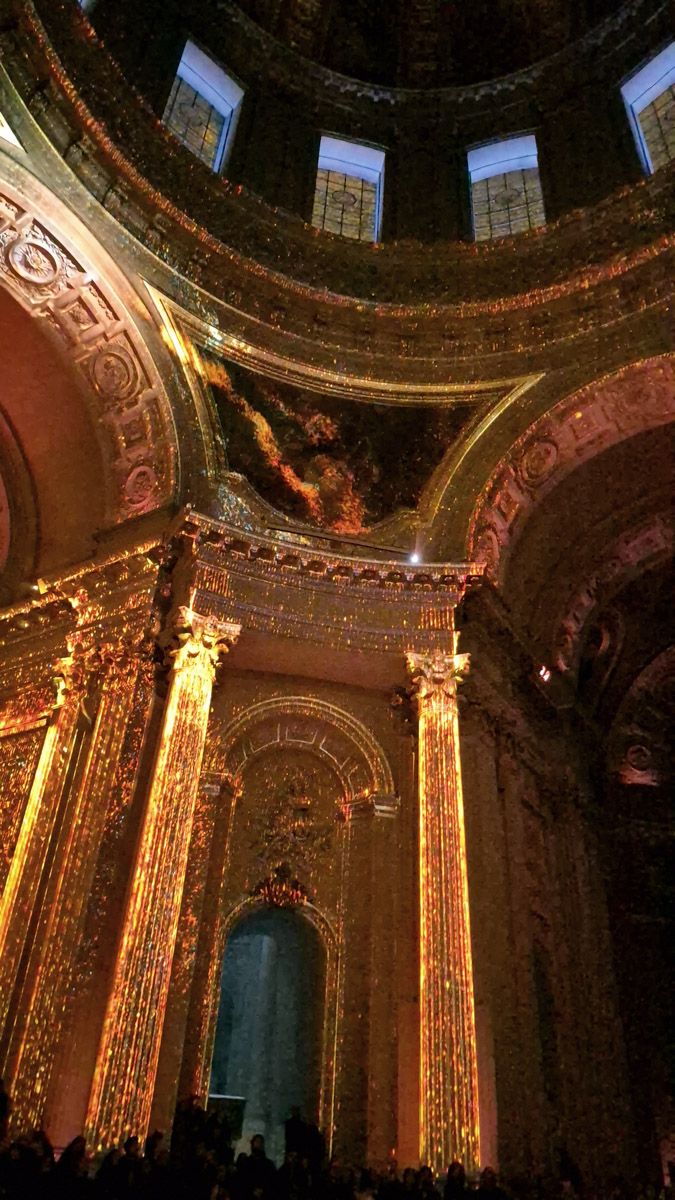 Горы мусора, толпы мигрантов и небезопасные улицы. Именно так описывали Париж Ольге Буниной ее друзья из французской столицы. Но отправившись в город любви в пятый раз, она открыла для себя совсем иную реальность. О своем путешествии, которое женщина вспоминает с огромной любовью, а также о развенчанных стереотипах про известнейшее место планеты туристка рассказала «Ключ-Медиа».