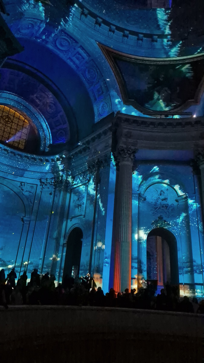 Горы мусора, толпы мигрантов и небезопасные улицы. Именно так описывали Париж Ольге Буниной ее друзья из французской столицы. Но отправившись в город любви в пятый раз, она открыла для себя совсем иную реальность. О своем путешествии, которое женщина вспоминает с огромной любовью, а также о развенчанных стереотипах про известнейшее место планеты туристка рассказала «Ключ-Медиа».