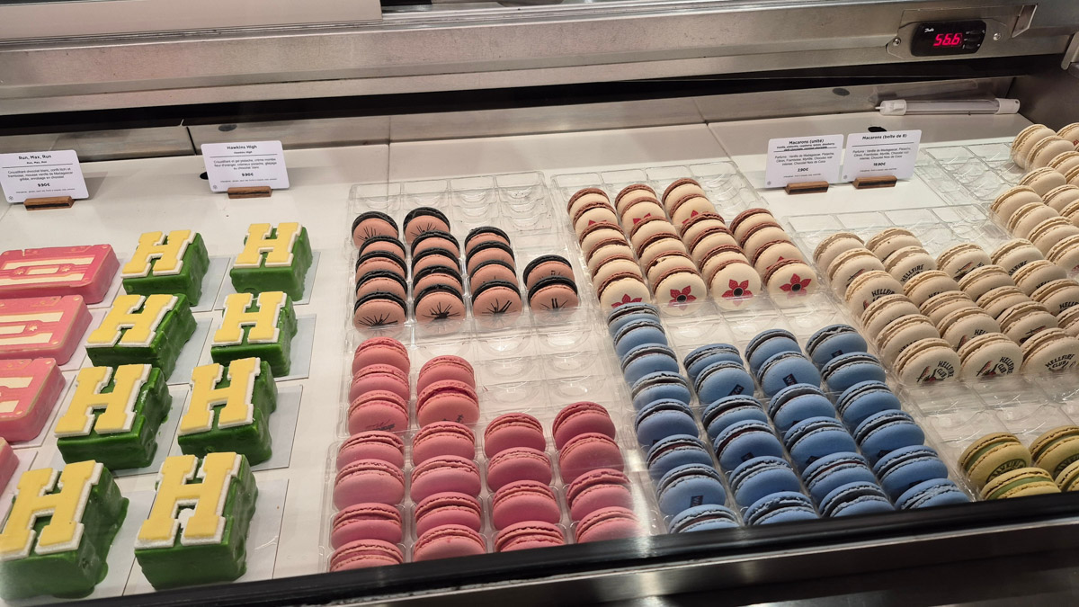 Горы мусора, толпы мигрантов и небезопасные улицы. Именно так описывали Париж Ольге Буниной ее друзья из французской столицы. Но отправившись в город любви в пятый раз, она открыла для себя совсем иную реальность. О своем путешествии, которое женщина вспоминает с огромной любовью, а также о развенчанных стереотипах про известнейшее место планеты туристка рассказала «Ключ-Медиа».