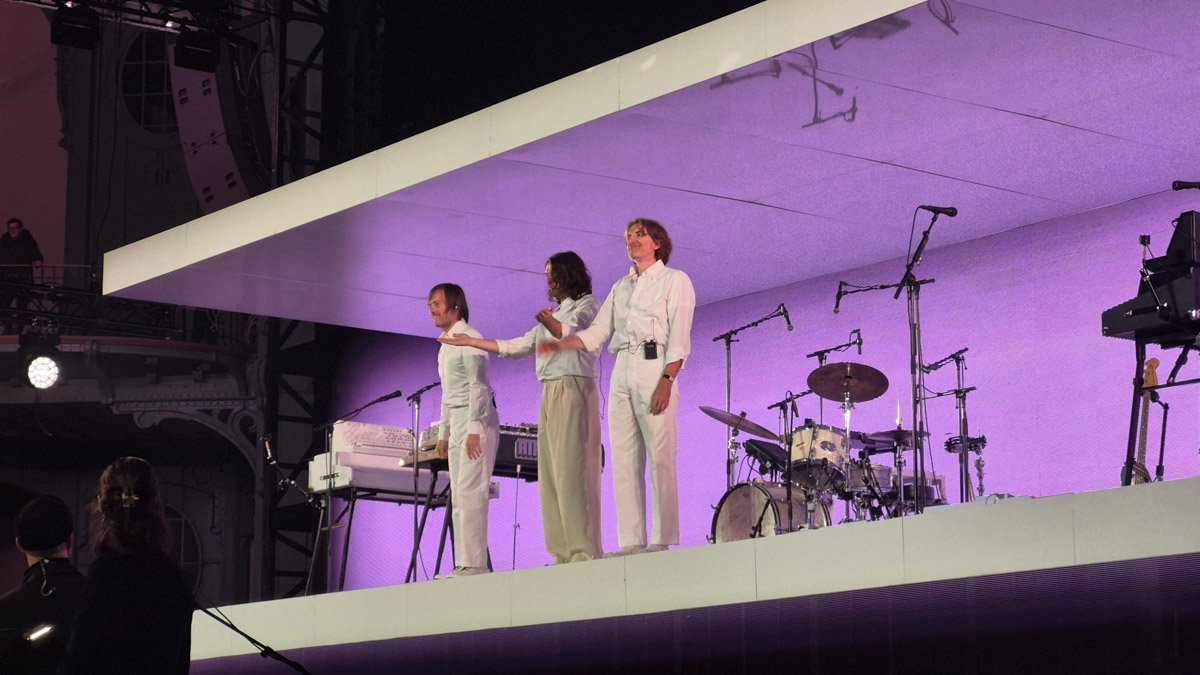 Горы мусора, толпы мигрантов и небезопасные улицы. Именно так описывали Париж Ольге Буниной ее друзья из французской столицы. Но отправившись в город любви в пятый раз, она открыла для себя совсем иную реальность. О своем путешествии, которое женщина вспоминает с огромной любовью, а также о развенчанных стереотипах про известнейшее место планеты туристка рассказала «Ключ-Медиа».