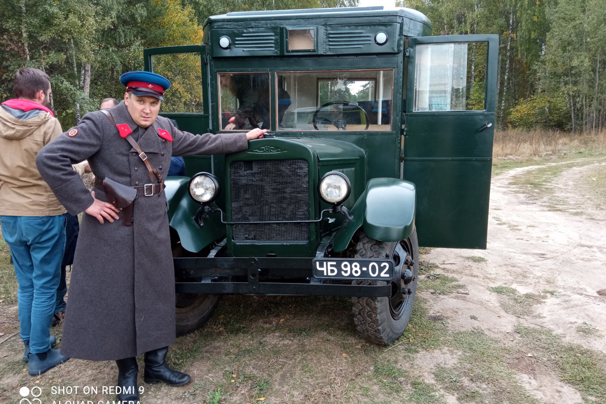 Хотя за его плечами более 50 съемок в кино и сериалах, имя владимирского актера не всегда указано в финальных титрах. У Святослава Кравцова множество эпизодических работ, однако в последнее время ему всё чаще стали давать роли второго плана. Как попасть на большой экран и почему нельзя отказываться от любых предложений, Святослав рассказал в интервью «Ключ-Медиа».