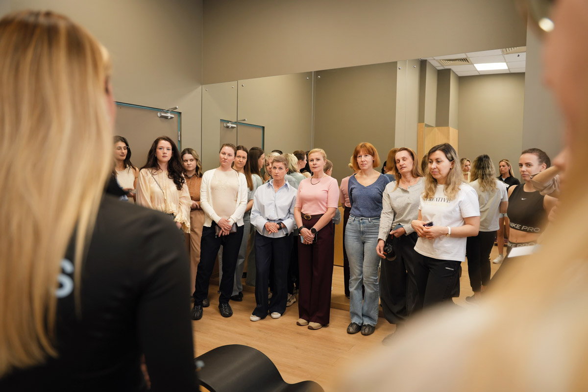 Владимирский фитнес-клуб «Атмосфера» вновь подтверждает статус одного из ведущих wellness*-пространств города. В начале апреля там презентовали новое и долгожданное направление — пилатес на реформерах. «Ключ-Медиа» не мог пропустить такое событие и заглянул на открытие.