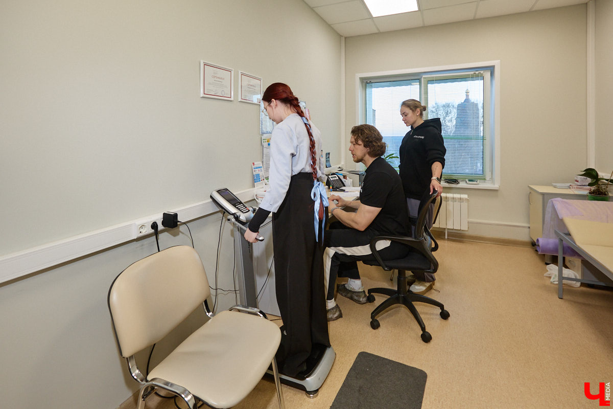 Квест-экскурсии, мастер-классы, игры, ток-шоу, фотографии в образах врачей разных специальностей — на необычной вечеринке в честь юбилея сети «Палитра» развлечения были на любой вкус. В апреле «Палитре» исполнилось 10 лет с момента открытия. За это время порядка 350 тысяч человек доверили свое здоровье клиникам сети. А потому главными гостями праздника стали, конечно же, пациенты.