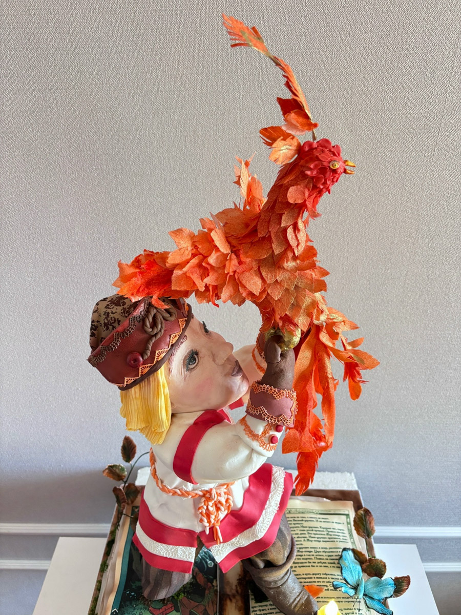 В столице прошел чемпионат по кондитерскому искусству Gravitycake, где Владимирскую область представляли несколько мастеров. Анастасия Барченкова привезла съедобную композицию «Иван-царевич с жар-птицей», а Стелла Морева и Руслан Просенюк создали Хозяйку Медной горы на троне из карамели.