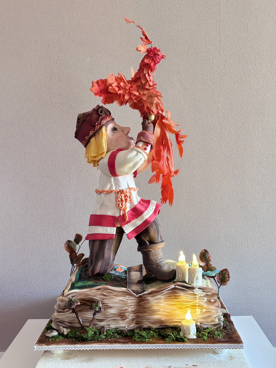 В столице прошел чемпионат по кондитерскому искусству Gravitycake, где Владимирскую область представляли несколько мастеров. Анастасия Барченкова привезла съедобную композицию «Иван-царевич с жар-птицей», а Стелла Морева и Руслан Просенюк создали Хозяйку Медной горы на троне из карамели.