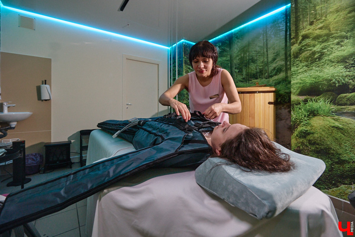 Атрибуты красивой жизни сегодня перестали быть недосягаемой роскошью. Во Владимире есть пространство, где все мысли текут только в одном направлении — к собственному удовольствию и восстановлению. Здесь, в спа-салоне «Красивая жизнь для тебя», гостям предлагают не просто набор процедур, а настоящий ритуал перезагрузки. Опробовать его на себе решила журналист «Ключ-Медиа».