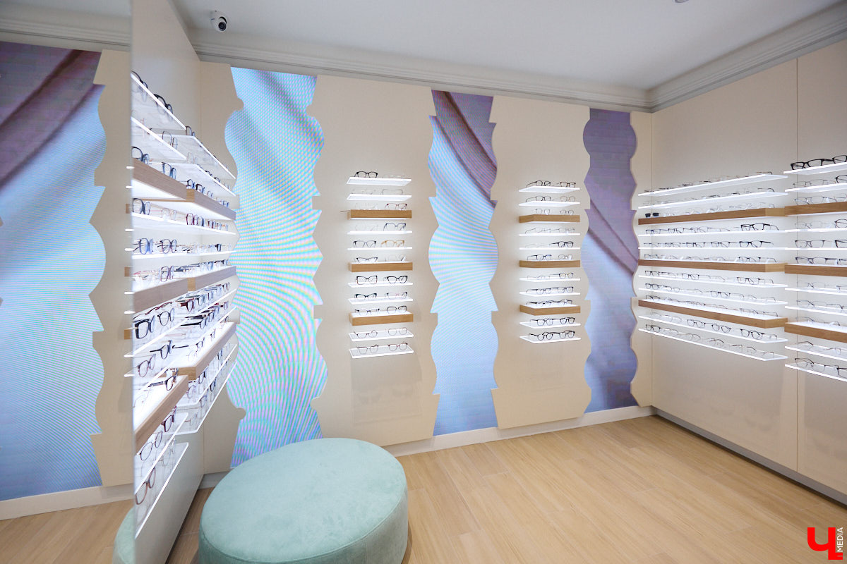 Обновленный флагманский филиал известной сети оптических центров и глазных клиник «Оптикстайл» на Студеной Горе, 34 открыл свои двери. Проект реновации заслуживает внимания не только потому, что удалось расширить количество медицинских услуг, увеличить ассортимент оправ и качественных солнцезащитных очков, но и из-за самой дизайн-концепции центра. На минувшей неделе его клиенты, пациенты, друзья и партнеры пришли, чтобы воочию увидеть перемены.