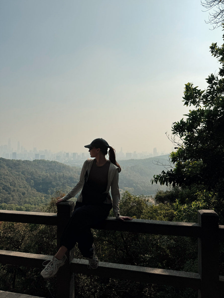 В мае 2025 года владимирский психолог Кристина Вдовина перебралась в Китай. Разумеется, такой головокружительный поворот оказался связан с массой впечатлений, трудностей и внутренних трансформаций. Спустя почти год жизни в Азии девушка готова поделиться своими выводами и умозаключениями.