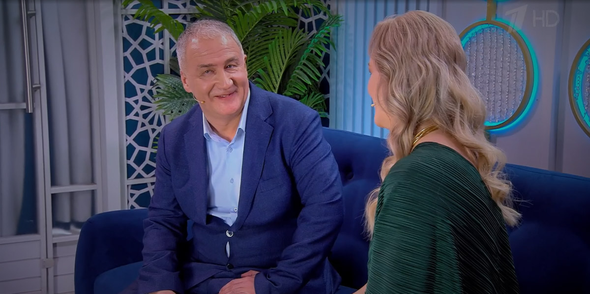 Реально ли найти свою судьбу за 45 минут эфирного времени? Миссия не из легких, но вполне выполнима. С таким настроем ехала на передачу «Давай поженимся» Вера Крылова. Владимирская учительница сольфеджио примерила на себя роль невесты и стала фавориткой жениха из Калининграда. Девушка рассказала «Ключ-Медиа», как оказалась на площадке и чем закончилась эта лав-стори.