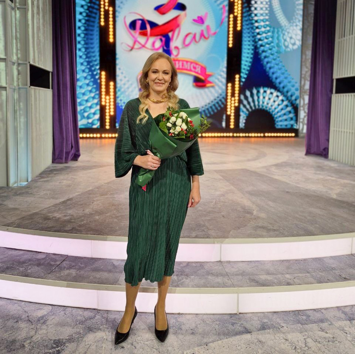 Реально ли найти свою судьбу за 45 минут эфирного времени? Миссия не из легких, но вполне выполнима. С таким настроем ехала на передачу «Давай поженимся» Вера Крылова. Владимирская учительница сольфеджио примерила на себя роль невесты и стала фавориткой жениха из Калининграда. Девушка рассказала «Ключ-Медиа», как оказалась на площадке и чем закончилась эта лав-стори.