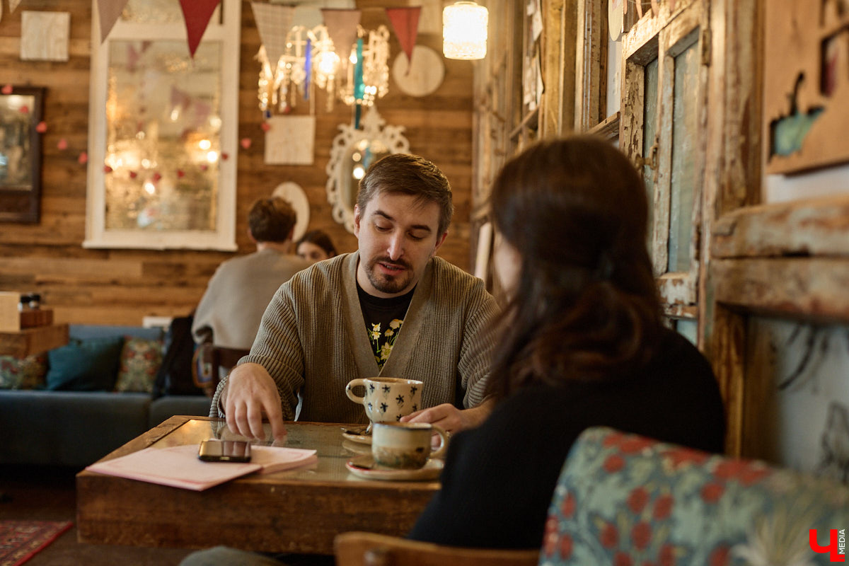 Психолог из Коврова Денис Супруненко называет себя человеком, который не умеет спать. Чтобы не терять треть жизни, он решил разобраться в природе ночных забвений. Важными мыслями и лайфхаками он поделился в разговоре с «Ключ-Медиа».