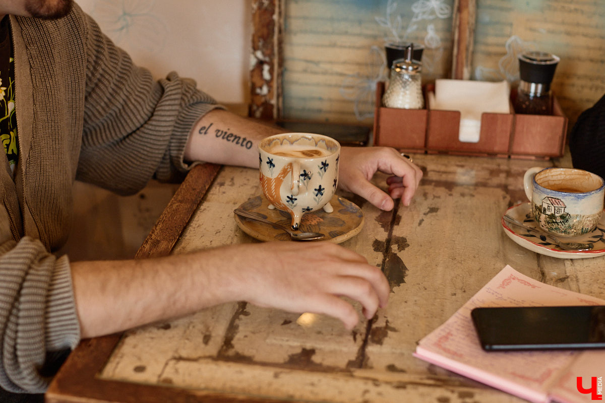 Психолог из Коврова Денис Супруненко называет себя человеком, который не умеет спать. Чтобы не терять треть жизни, он решил разобраться в природе ночных забвений. Важными мыслями и лайфхаками он поделился в разговоре с «Ключ-Медиа».