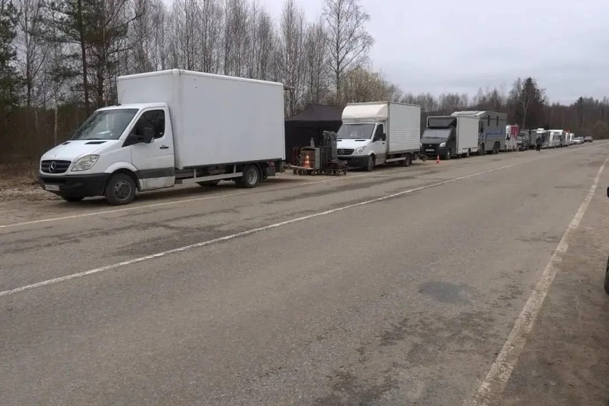 Во Владимирской области завершились съемки сериала «Свора». Кинематографисты работали в нашем регионе почти месяц и успели снять несколько ключевых эпизодов картины. Для этого столицу 33-го региона переименовали в Волчегорск, а мэрию перенесли в Областной дворец культуры и искусства. Эти и другие детали уже на сайте!